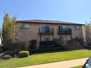 Building Photo - 931 D Ave