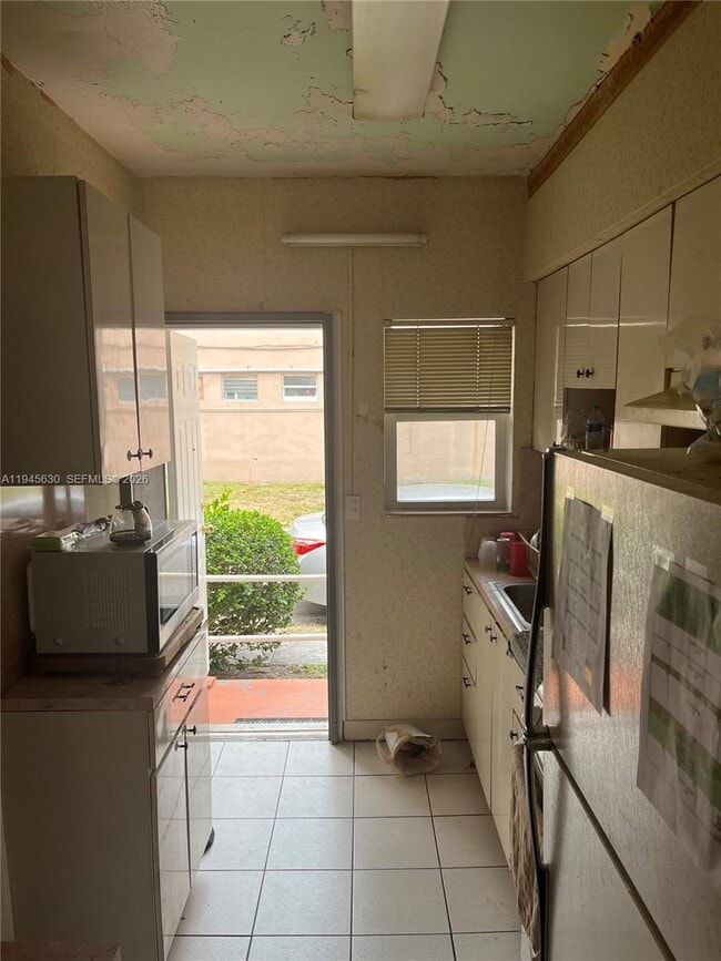 Foto del edificio - 715 NE 91st St