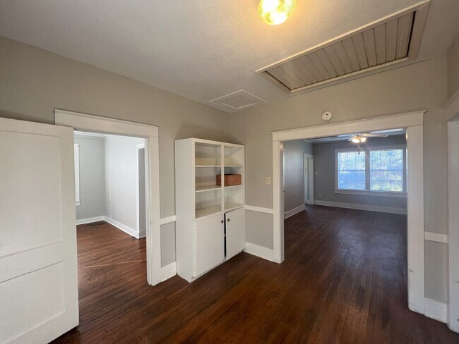 Foto del edificio - Mid-City Cottage