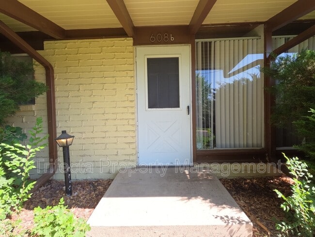 Building Photo - 608B Parker Street