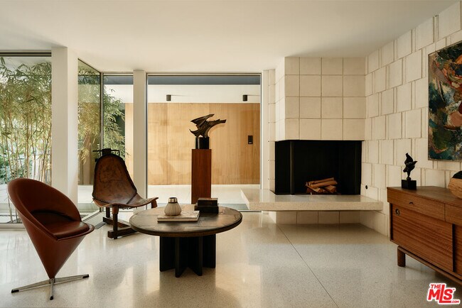 Foto del edificio - 1061 Loma Vista Dr