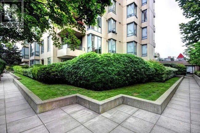Building Photo - 1238-1238 Burrard St