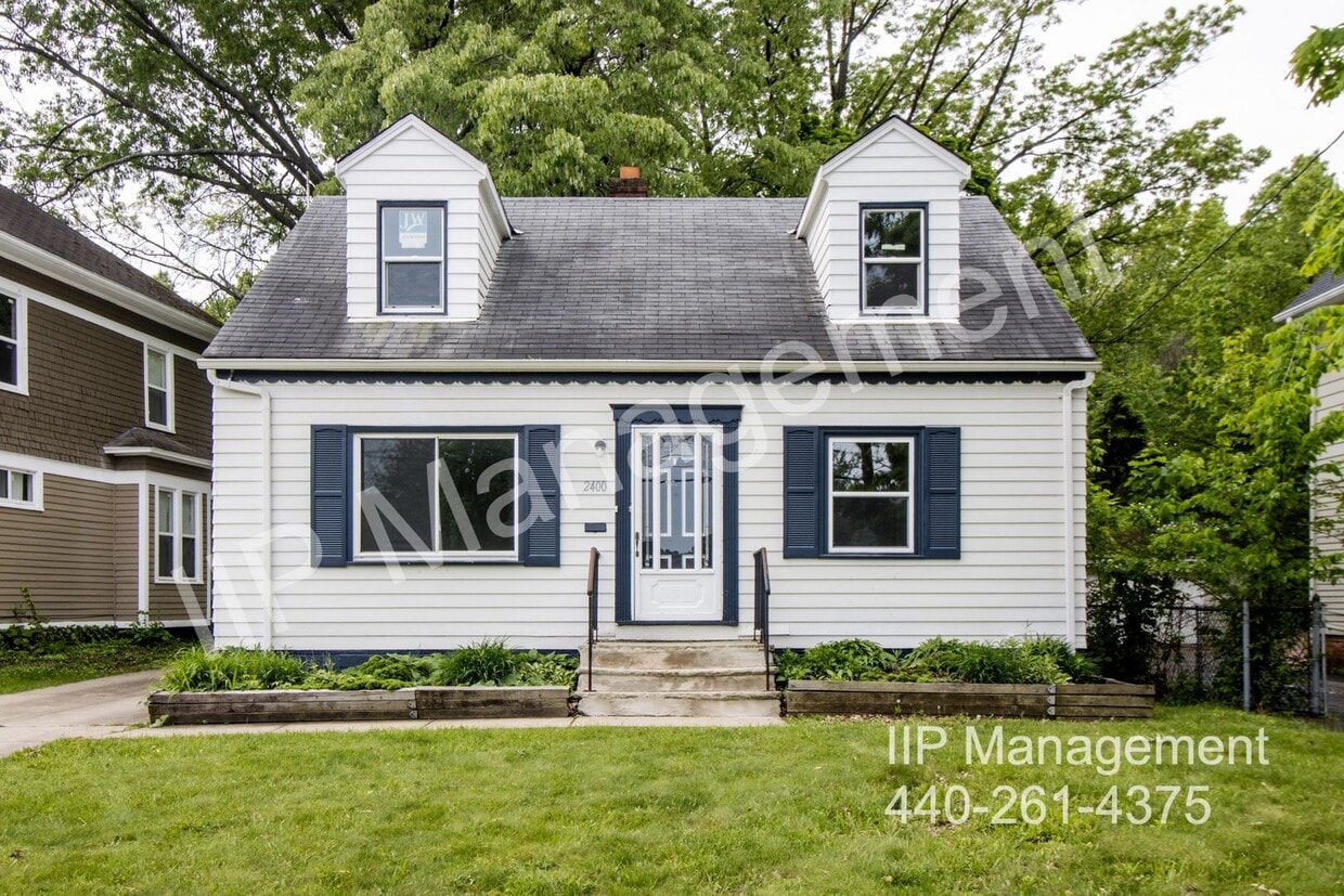 Primary Photo - 2400 Noble Rd