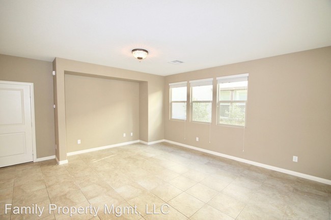 Building Photo - 10609 Country Knoll Way