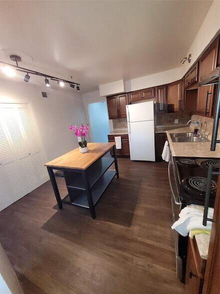 Foto del edificio - 7213 Beechnut St