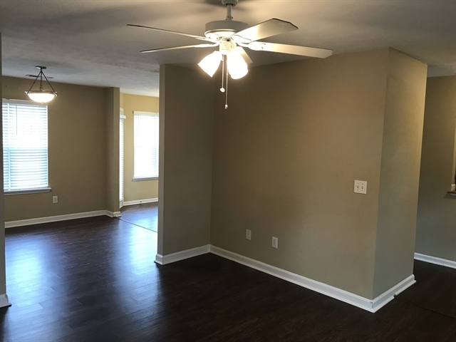 Building Photo - 2664 Lake Park Bend