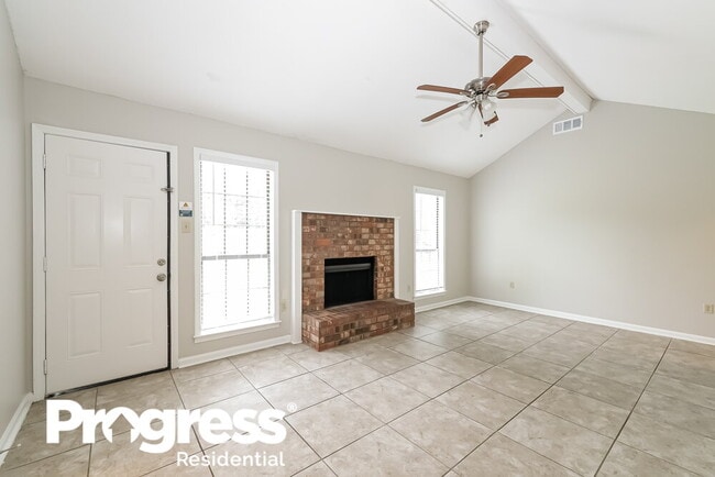 Foto del edificio - 2694 Lakeside Dr