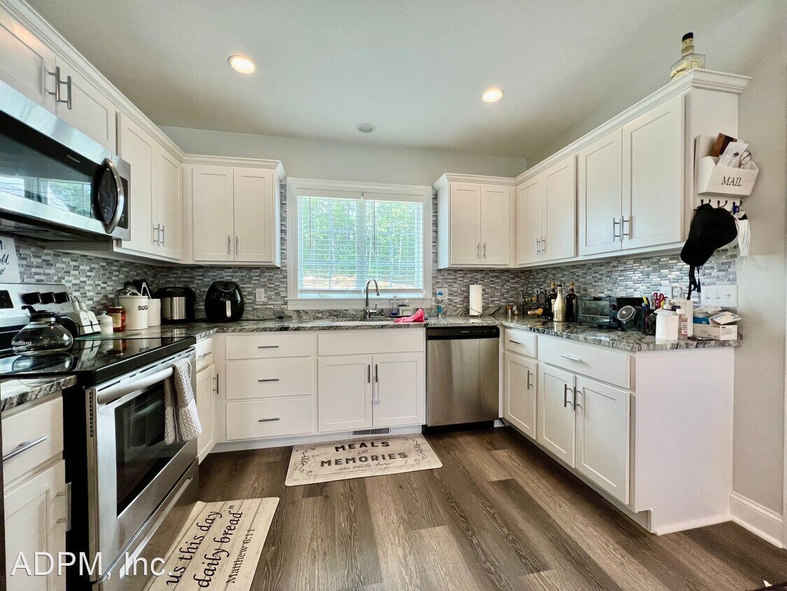Primary Photo - 3 br, 3 bath House - 11 Drum Drive