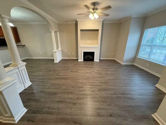 Foto del edificio - Beautiful 3 Bedroom Town Home! AMAZING CARY LOCATION!!!!