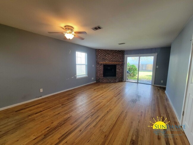 Building Photo - Lovely 2 Bedroom Townhouse in Destin with ...