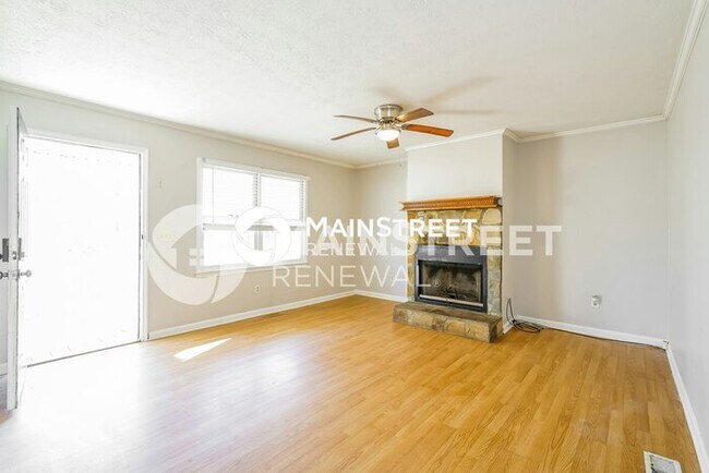 Foto del edificio - 3 Bedroom Pet-Friendly Home in Douglasville, GA with Main Street Renewal