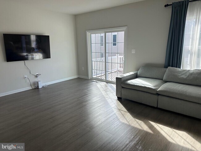 Foto del edificio - 1130 Dovetail Cir