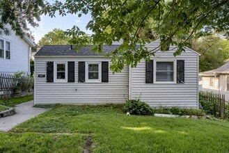 Building Photo - 6457 Parker St
