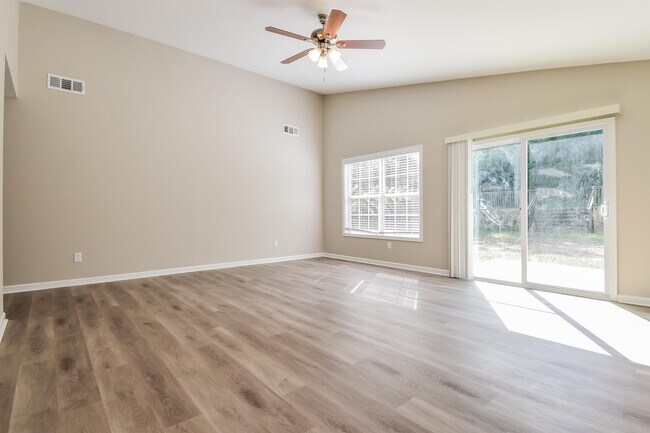 Building Photo - 6285 Beethoven Cir