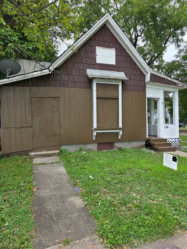 Primary Photo - 1419 E N St
