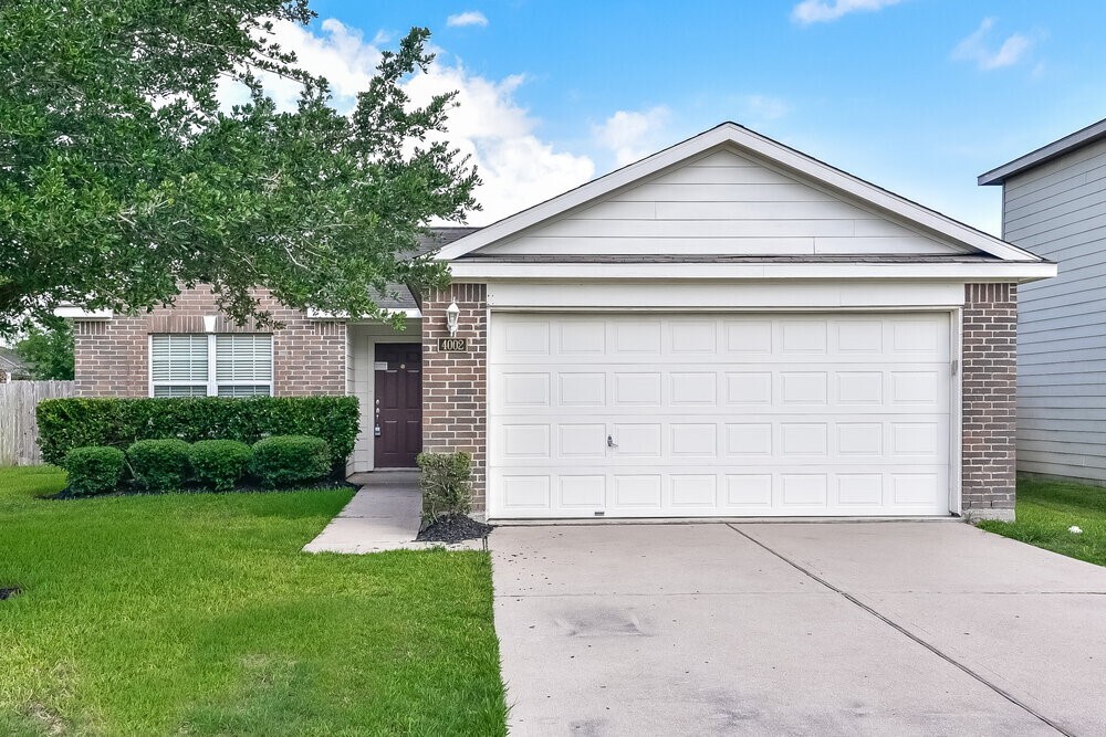 Foto principal - 4002 Hollow Cove Ln