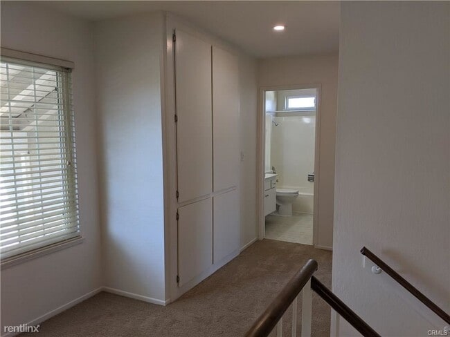Building Photo - 4 br, 2.5 bath House - 15432 Alsace Cir