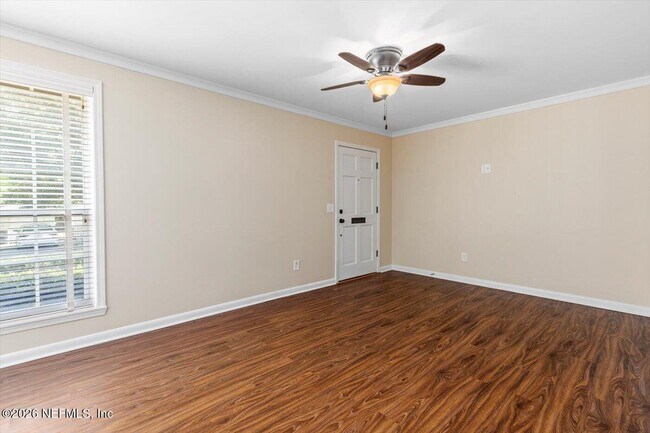 Building Photo - 1684 Pine Grove Ave