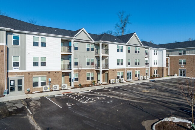 Building Photo - Madison View Apartments