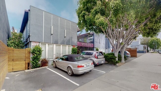 Building Photo - 10333 Santa Monica Blvd