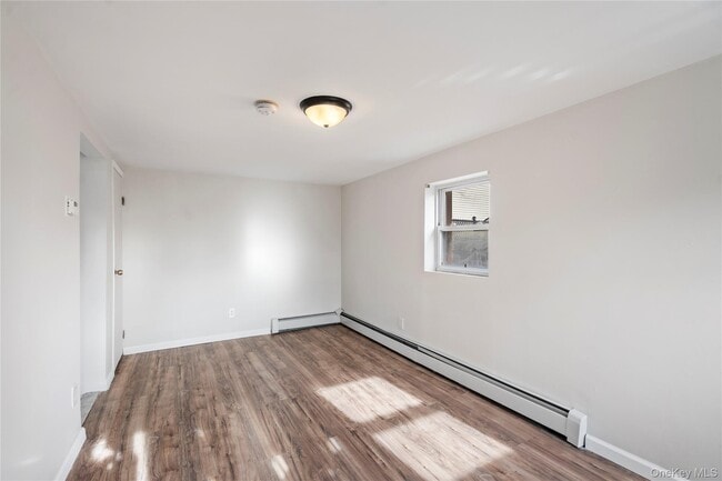 Foto del edificio - 84 Pleasure Ave