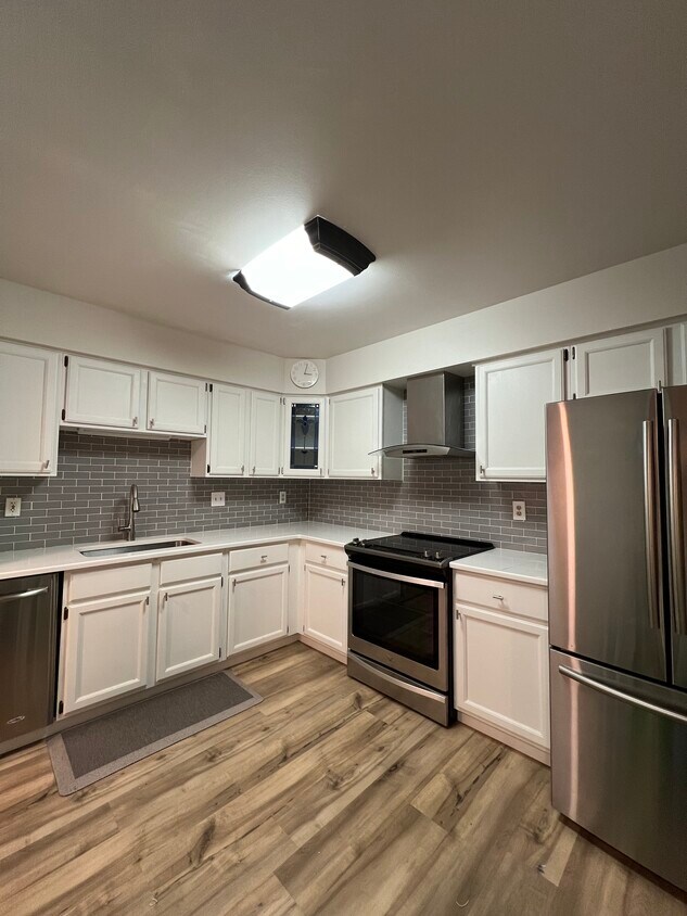 Foto principal - 19105 Surrey Ln