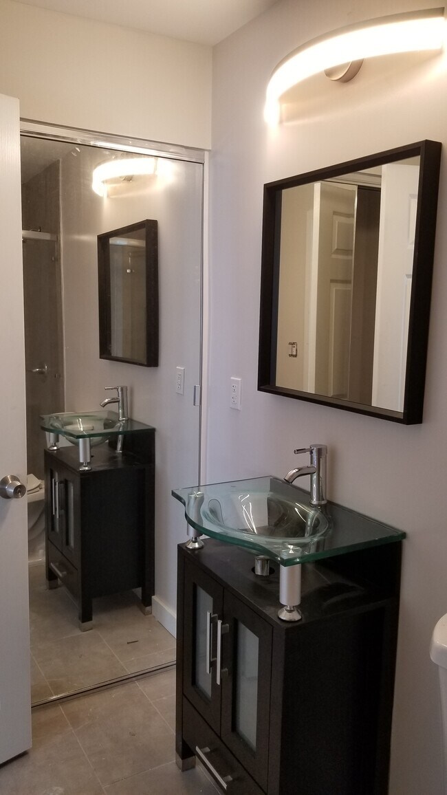 Foto del edificio - 731 E 32nd St