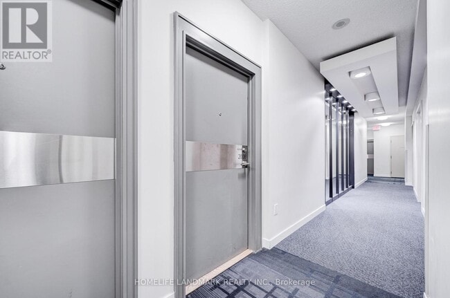 Photo du bâtiment - 33 Singer Ct