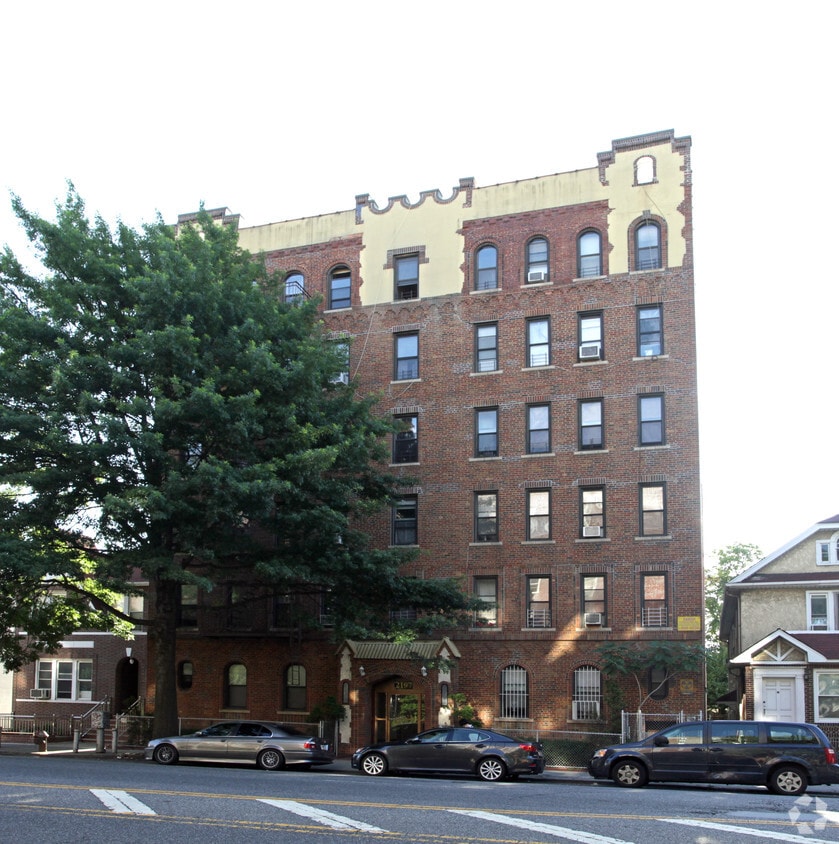 Building Photo - 2197 Ocean Ave