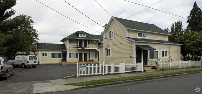 Building Photo - West Tabor