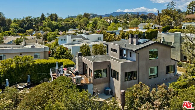 Foto del edificio - 324 N Bonhill Rd