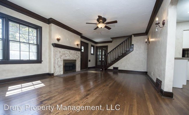 Building Photo - 1139 E University St