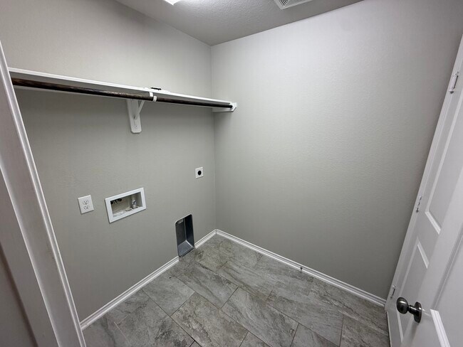 Lavandería - 1043 Blue Moon Ct