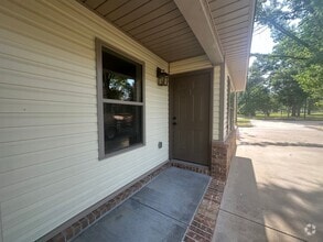 Building Photo - 909 N El Paso Ave