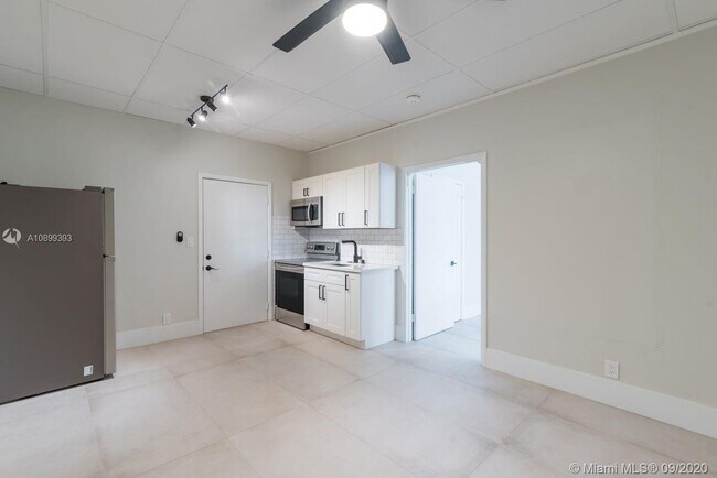 Foto del edificio - 1541 Cordova Rd