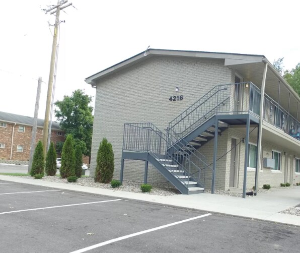 4218 Flintlock Dr Unit 2, Louisville, KY 40216 Apartments in