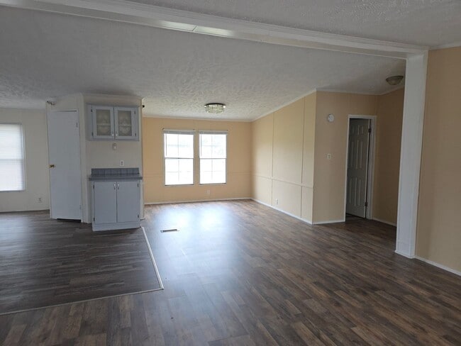 Building Photo - BOWMAN