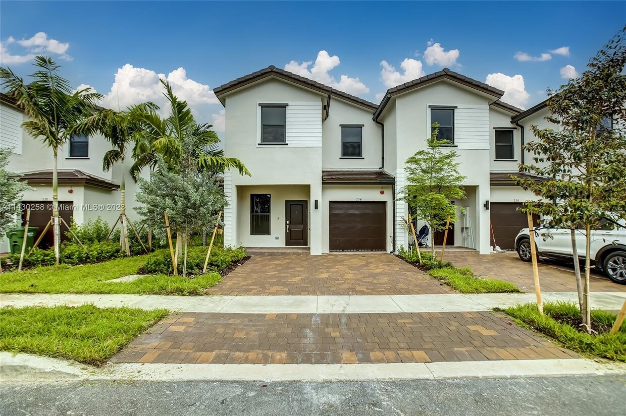 Primary Photo - 234 SW 159th Ct