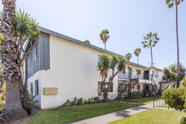 Building Photo - 10071 Carmenita Rd