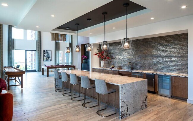 Foto del edificio - 4641 Montrose Blvd