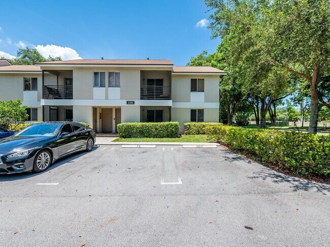 Foto del edificio - 106 Gardens Dr