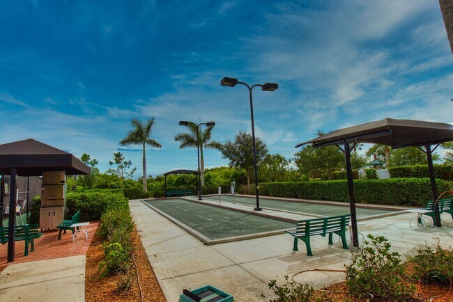 Foto del edificio - Annual Unfurnished - Sarasota National Golf Club – with resort like amenities!