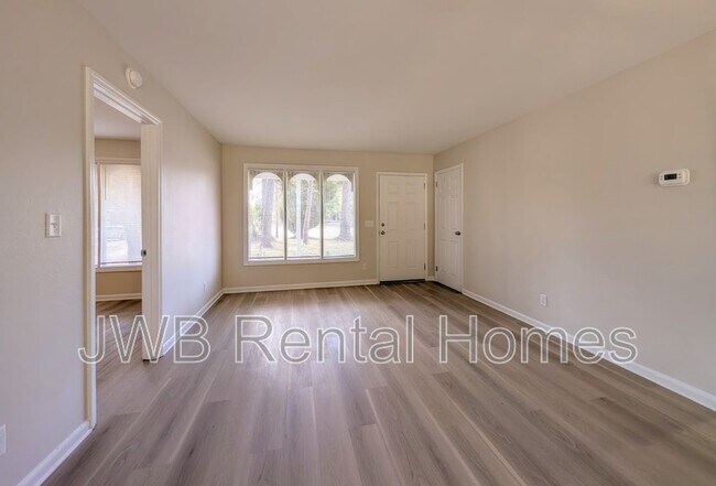 Foto del edificio - 4721 Rochdale Rd