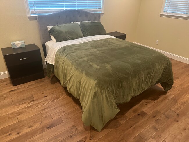 Building Photo - 648 Arrowhead Dr