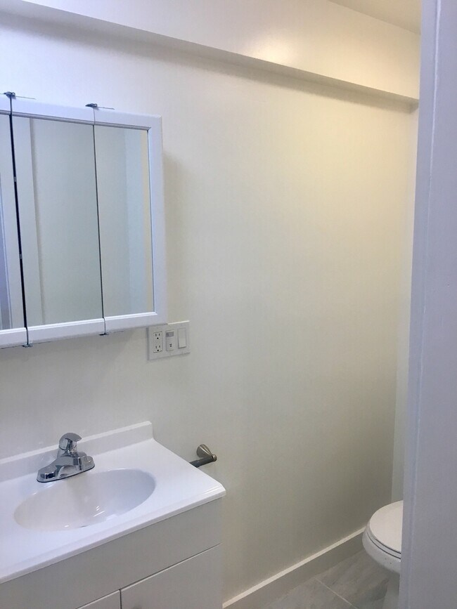 Foto del edificio - New Renovation! In-Law Unit