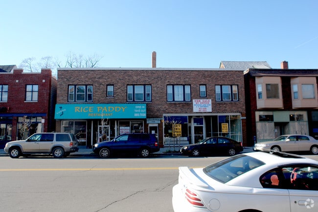 Foto del edificio - 494-498 Elmwood Ave