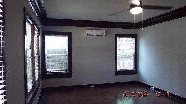 Foto del edificio - 1427 Schley Ave