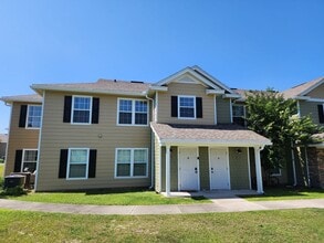 Building Photo - 1005 Lighthouse Rd
