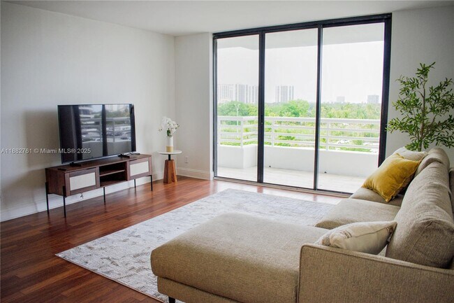 Foto del edificio - 3300 NE 192 St