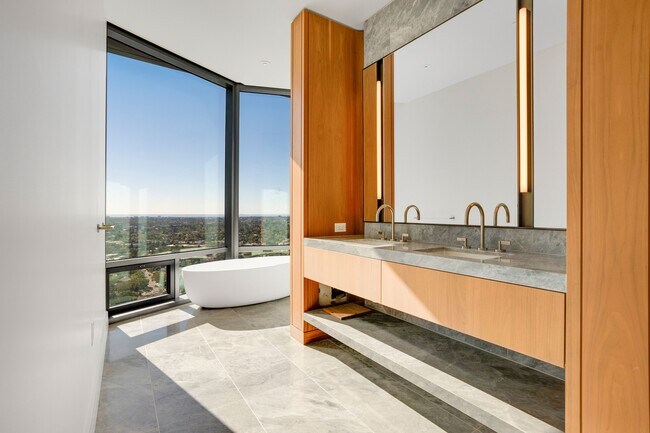 Foto del edificio - 211 Elm Ct